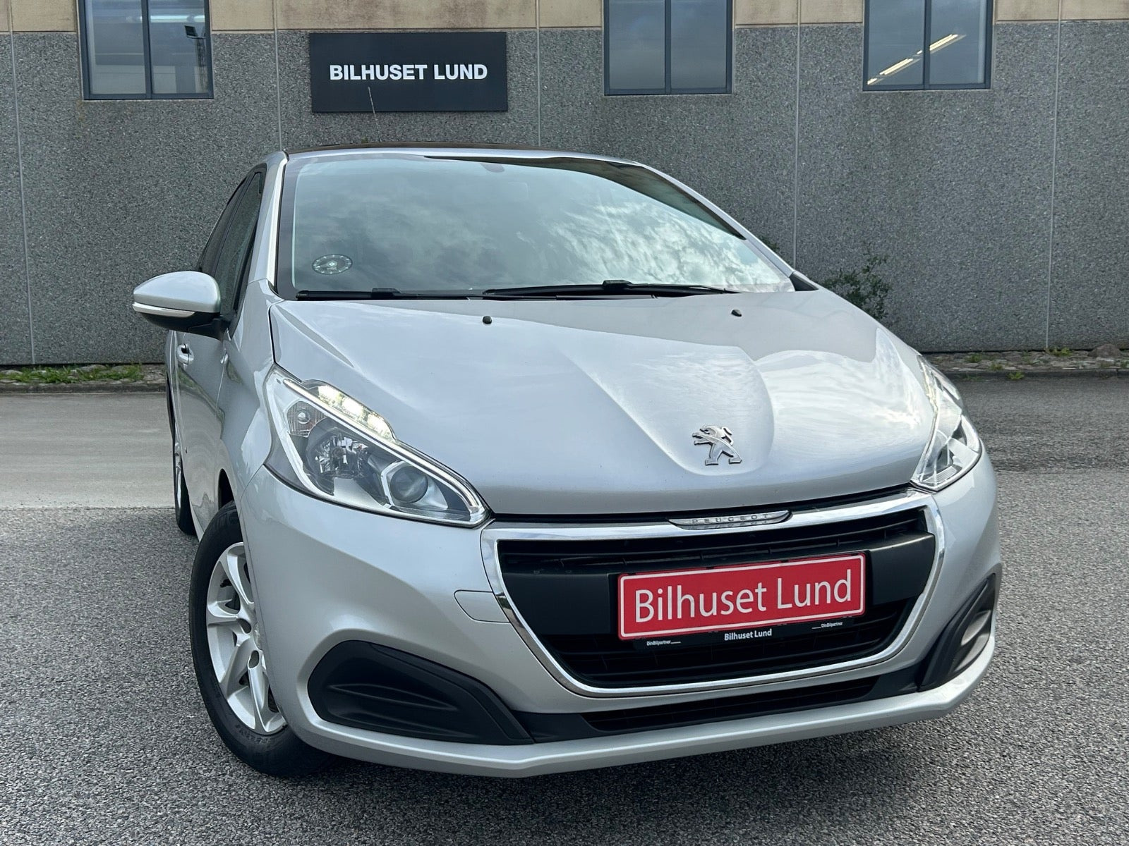 Peugeot 208 1,2 VTi 82 Envy Sky