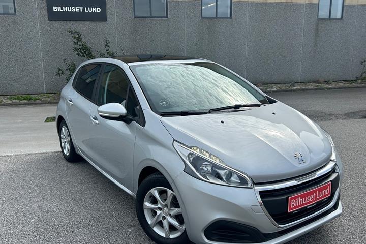 Sølv Peugeot 208 fra 2016