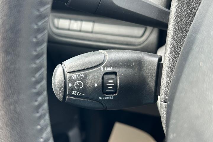 Sølv Peugeot 208 fra 2016