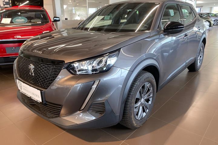 Grå Peugeot 2008 fra 2023