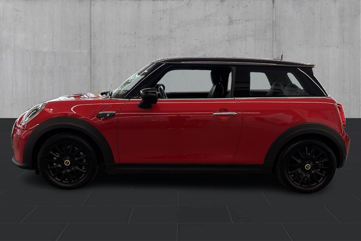 Rød Mini Cooper SE fra 2023