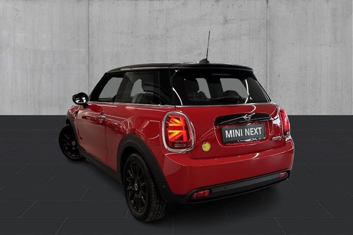 Rød Mini Cooper SE fra 2023