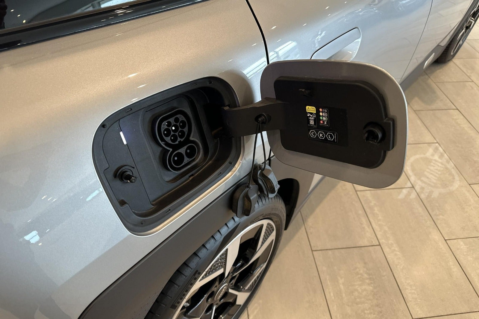 Grå Mini Aceman SE fra 2025