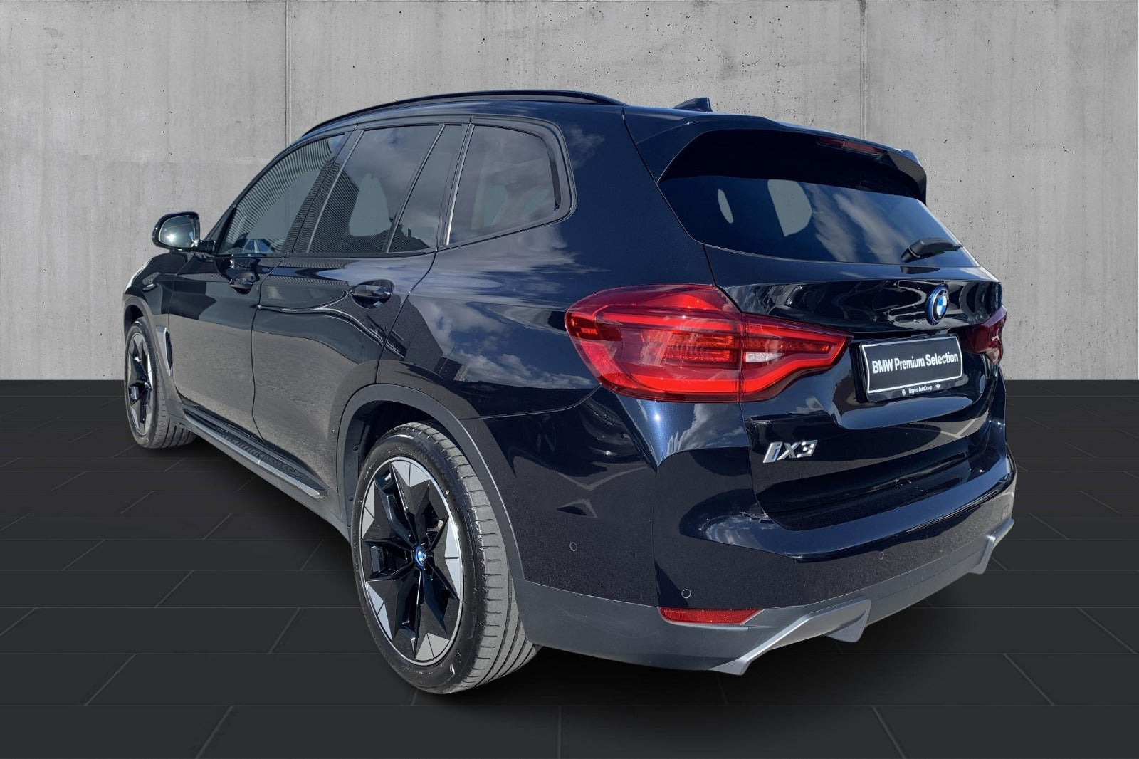 Sort BMW iX3 fra 2021