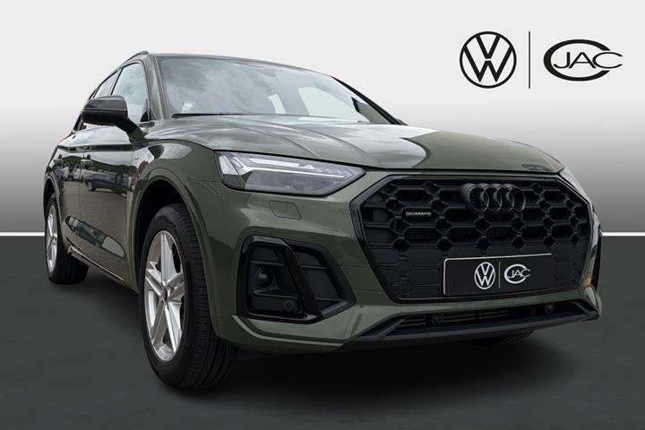 Grøn Audi Q5 fra 2023