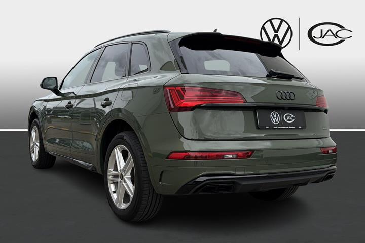 Grøn Audi Q5 fra 2023