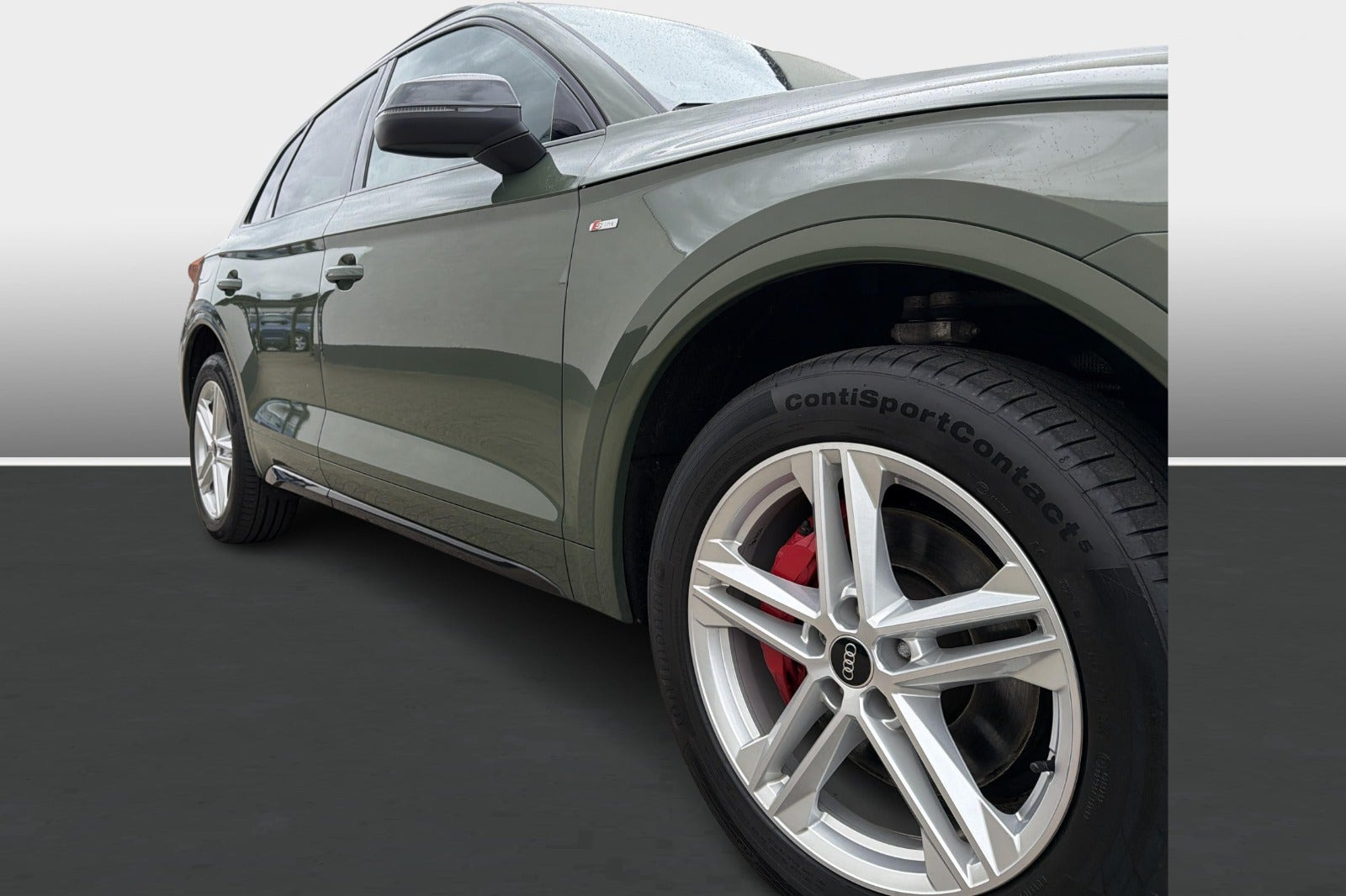 Grøn Audi Q5 fra 2023