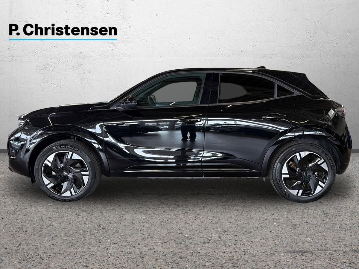 Sort Opel Mokka-e fra 2025