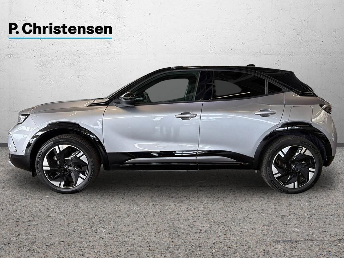 Sølv Opel Mokka-e fra 2025