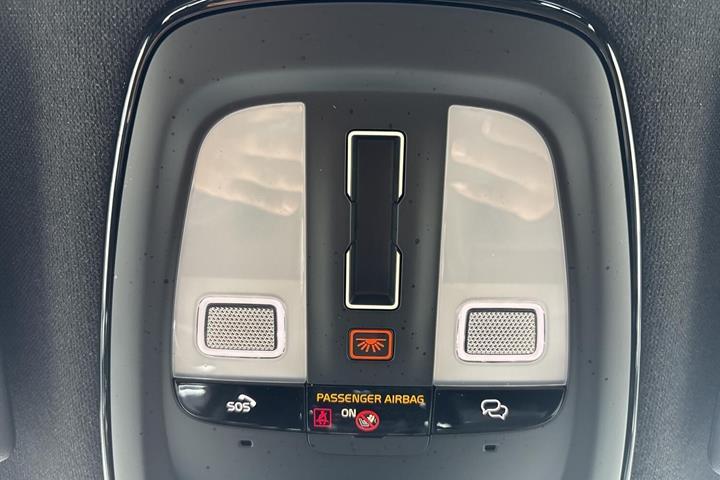 Sort Volvo EX40 fra 2026