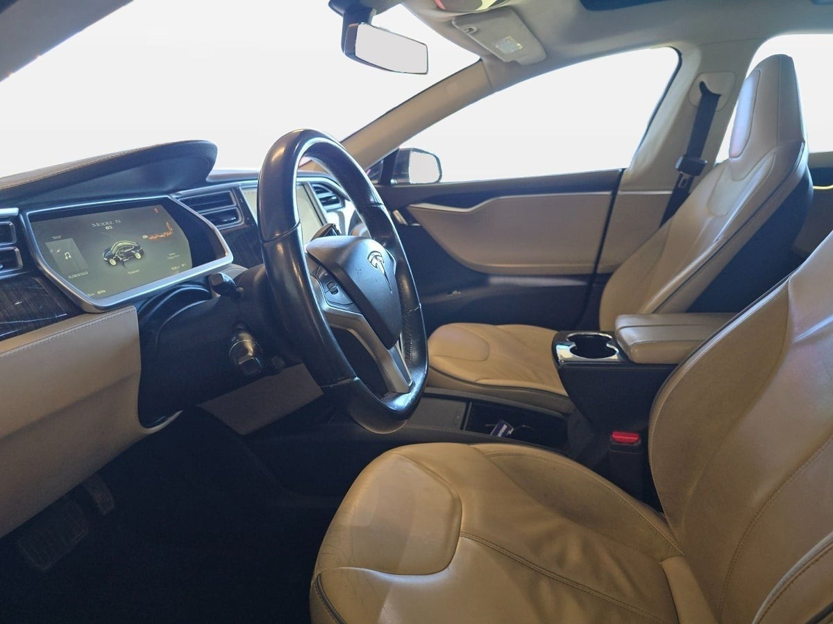 Blå Tesla Model S fra 2014
