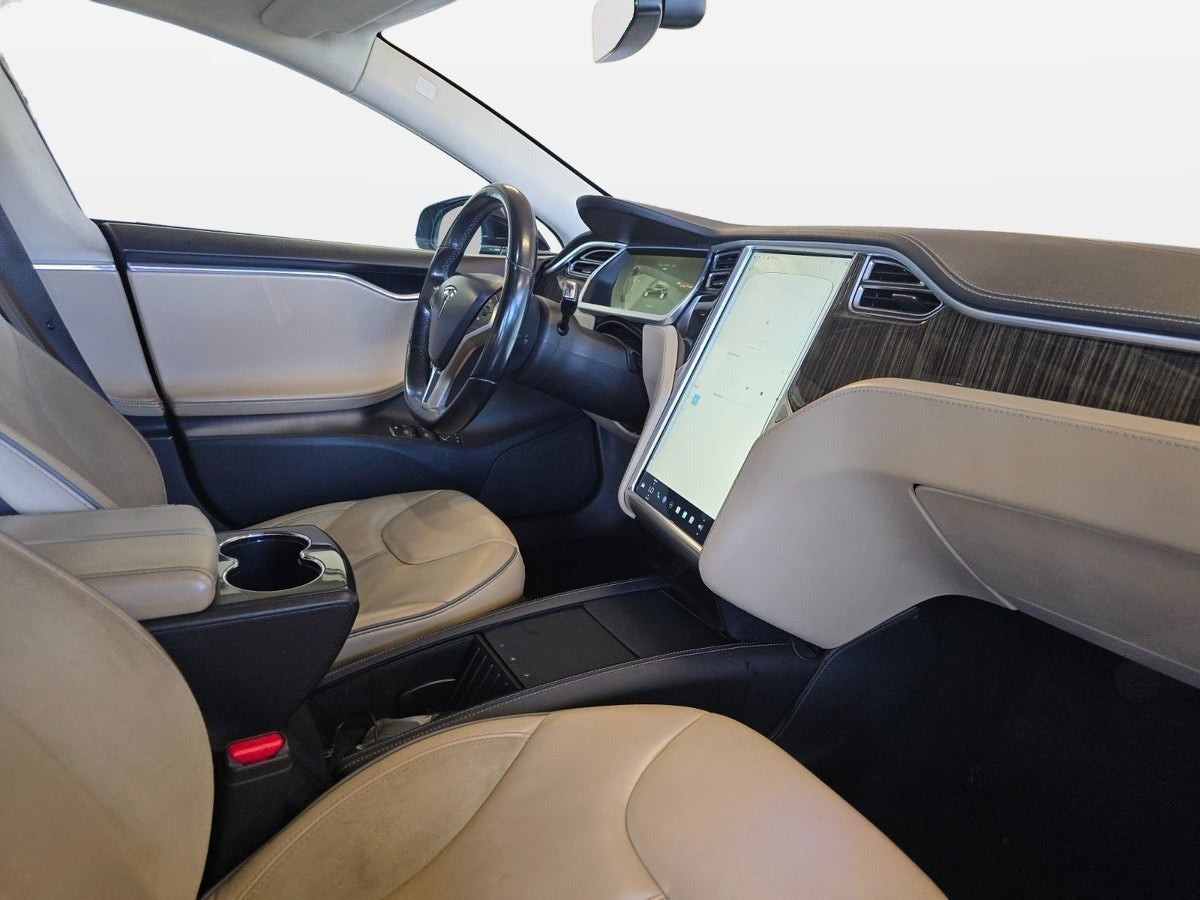 Blå Tesla Model S fra 2014