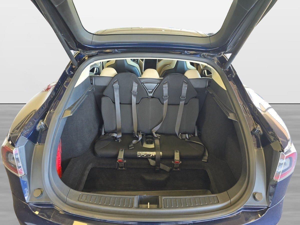 Blå Tesla Model S fra 2014