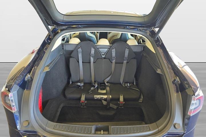 Blå Tesla Model S fra 2014