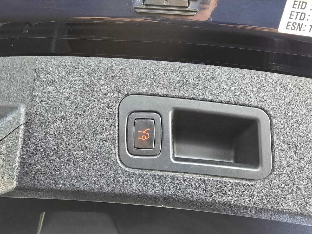 Blå Tesla Model S fra 2014