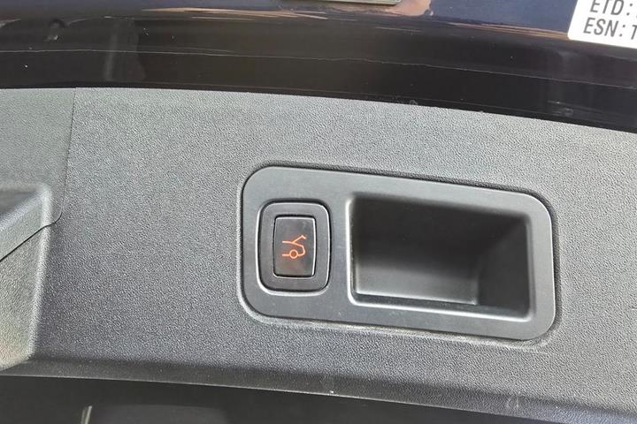 Blå Tesla Model S fra 2014