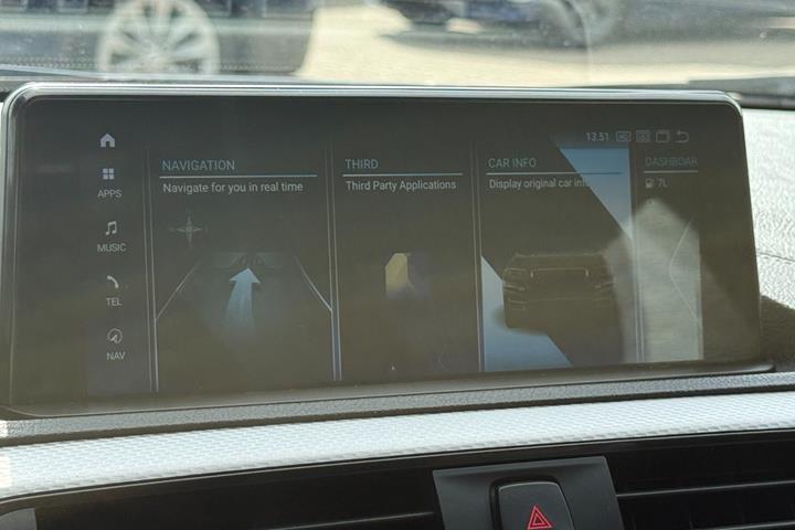 Grå BMW 118d fra 2019
