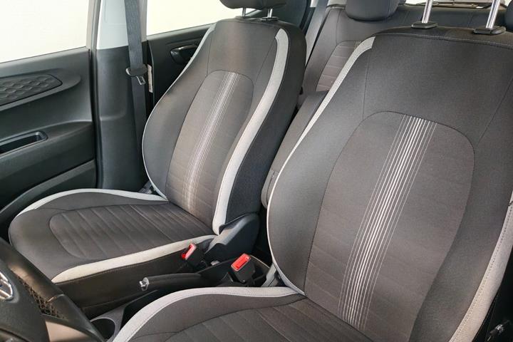 Grå Hyundai i10 fra 2022