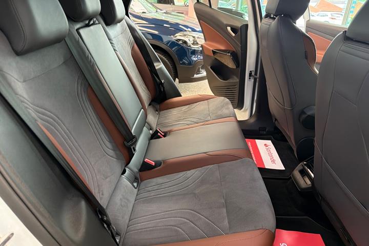 Hvid VW ID.4 fra 2020