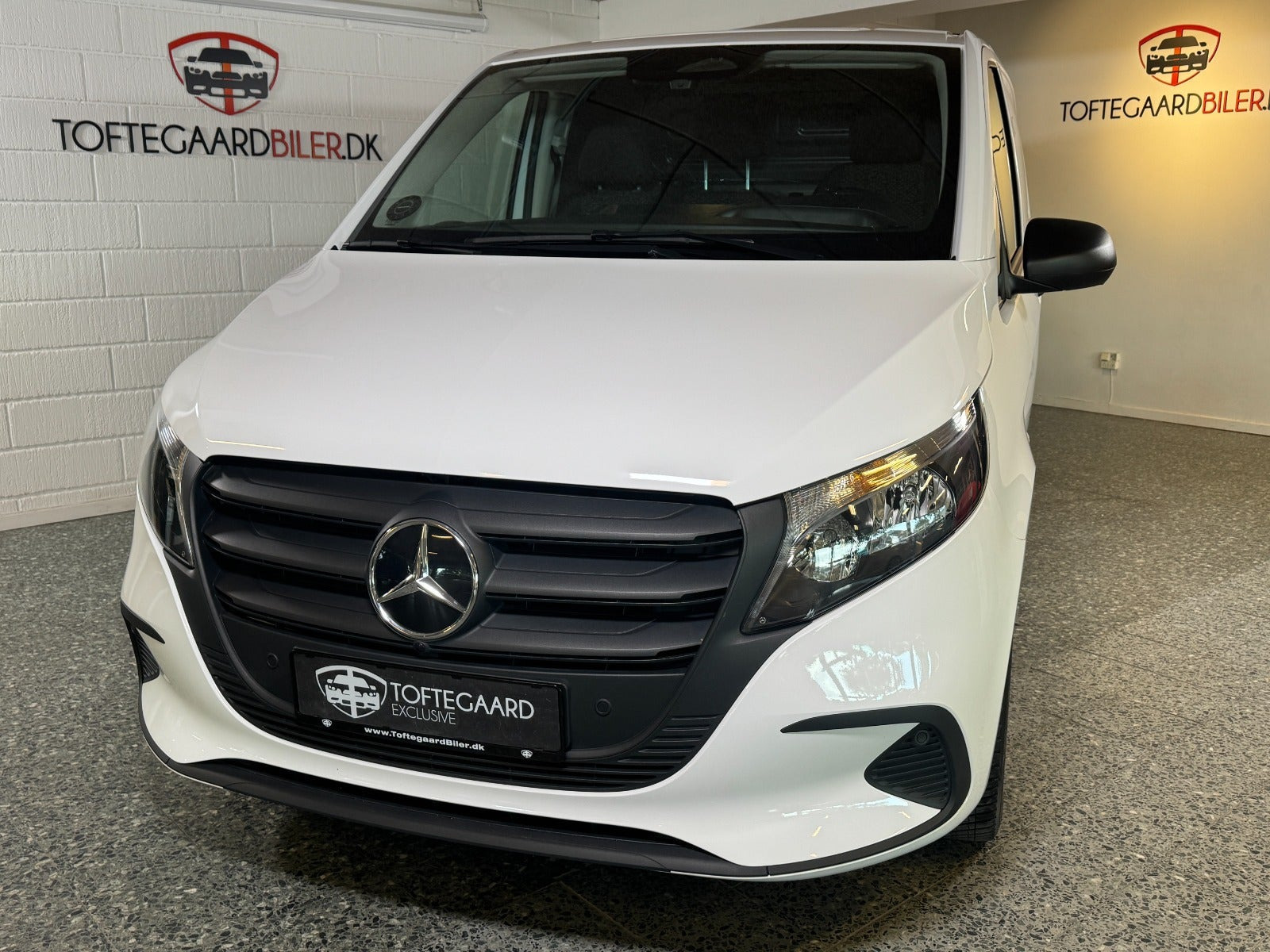 Hvid Mercedes Vito 114 fra 2024
