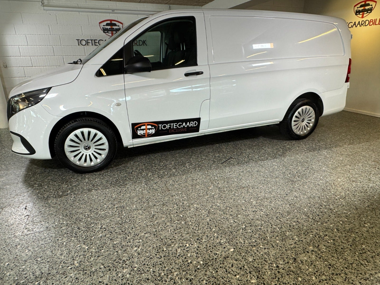 Hvid Mercedes Vito 114 fra 2024