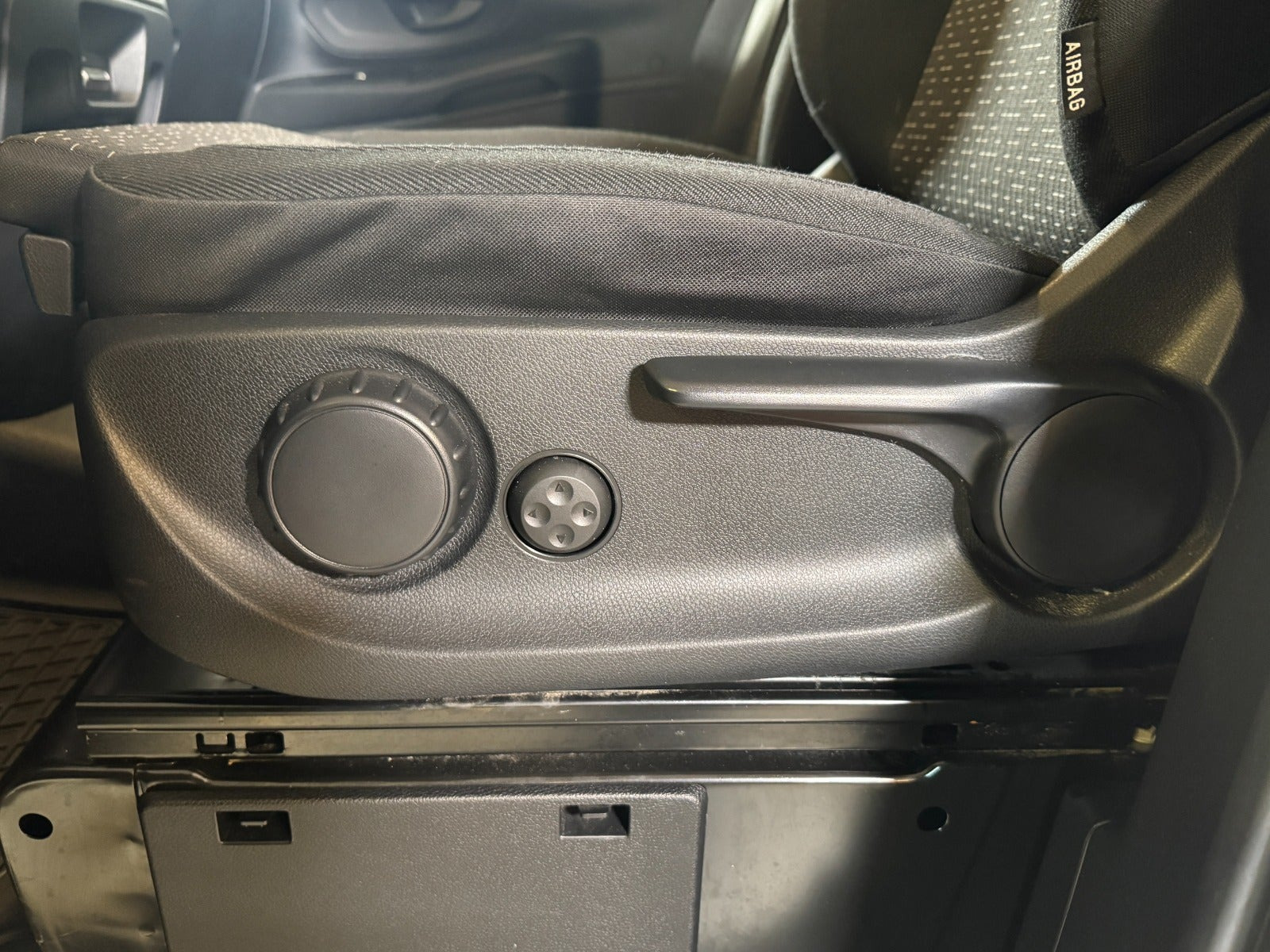 Hvid Mercedes Vito 114 fra 2024