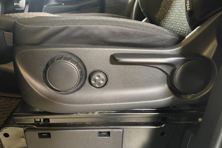 Hvid Mercedes Vito 114 fra 2024