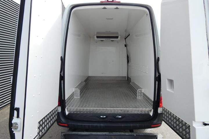 Hvid Mercedes Sprinter 317 fra 2021