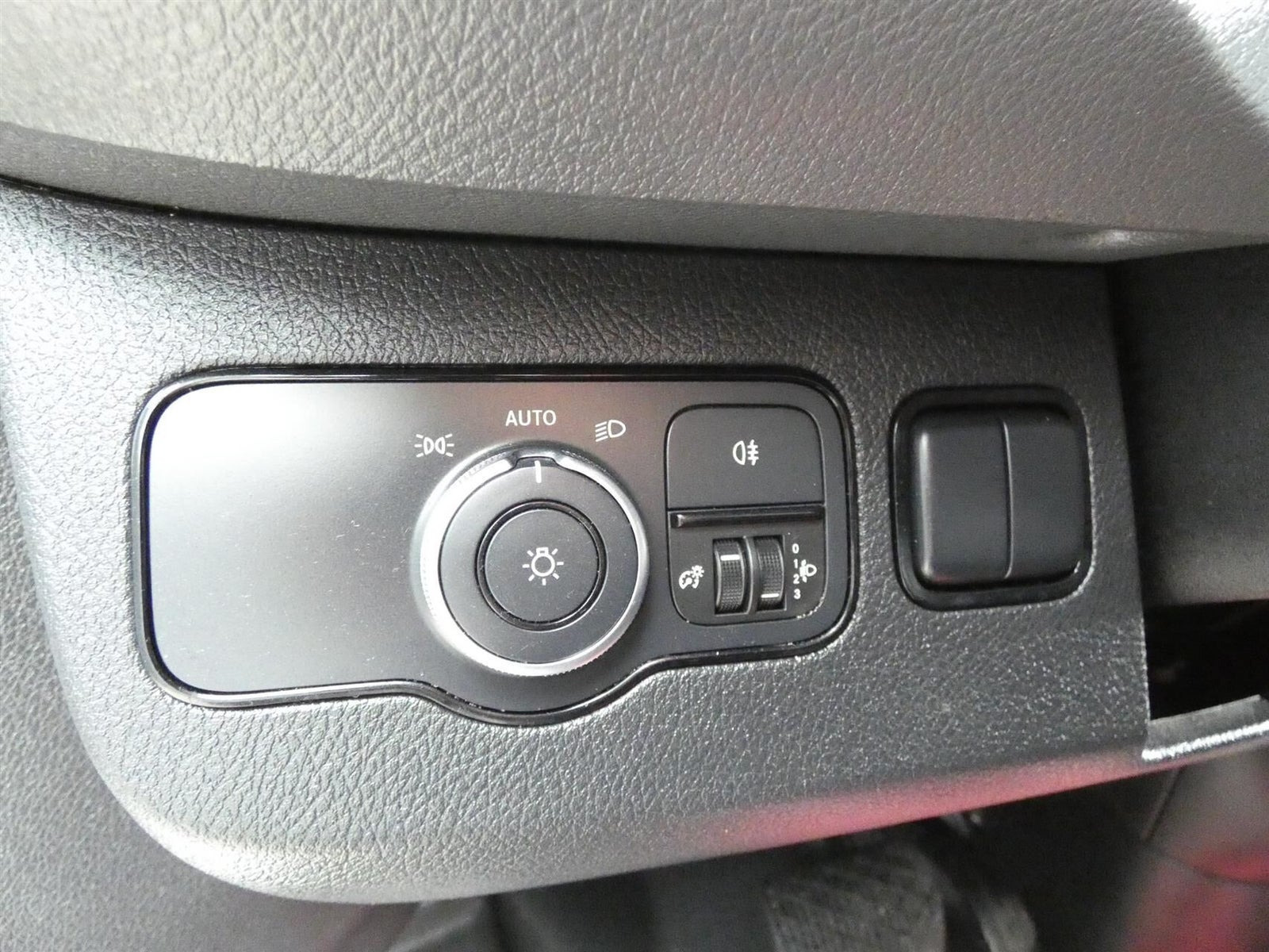 Hvid Mercedes Sprinter 317 fra 2021