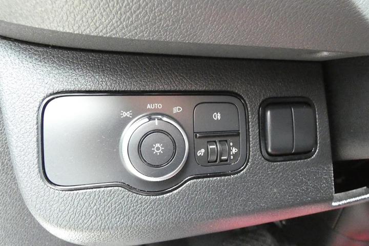 Hvid Mercedes Sprinter 317 fra 2021