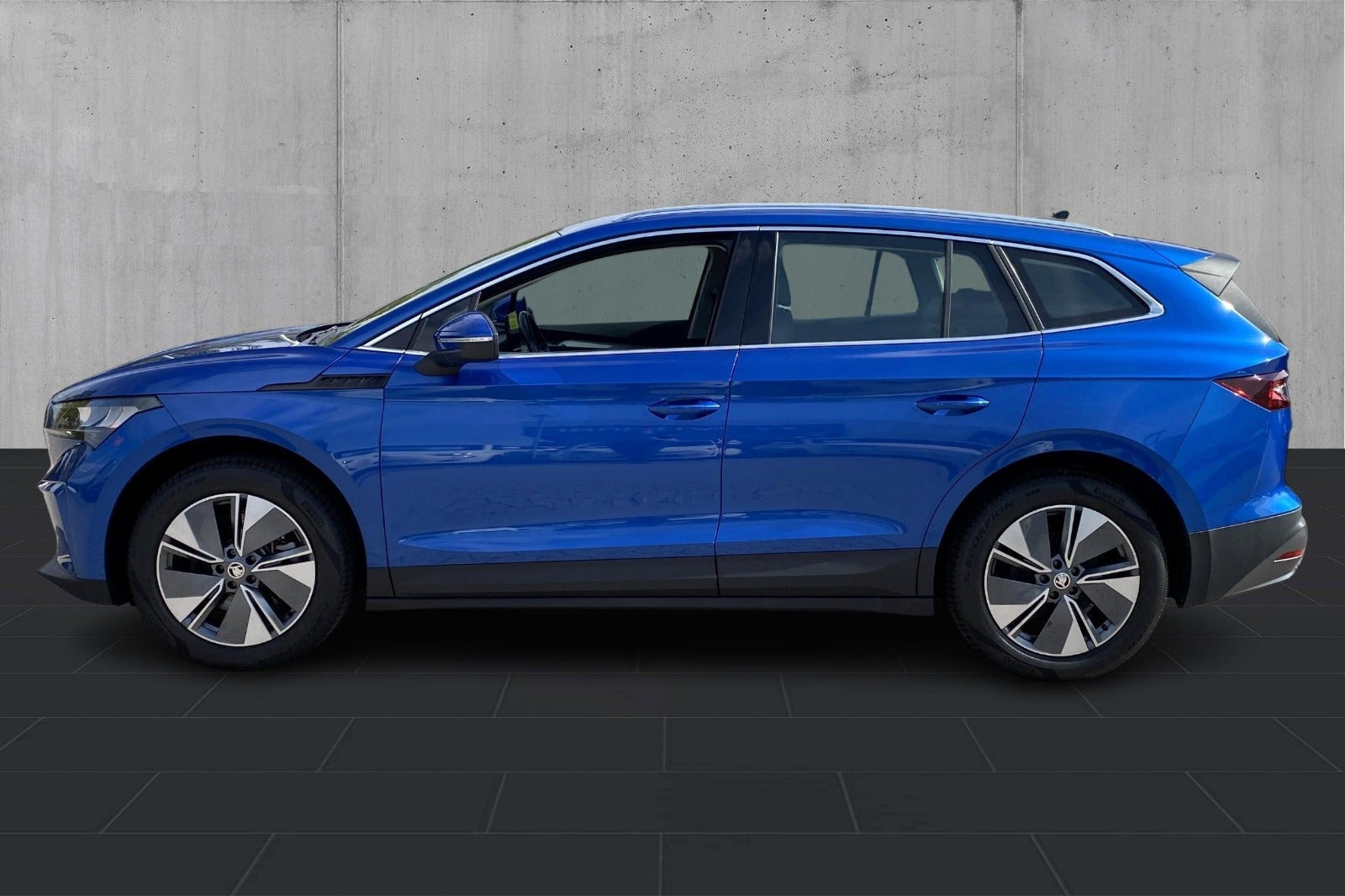Blå Skoda Enyaq fra 2023