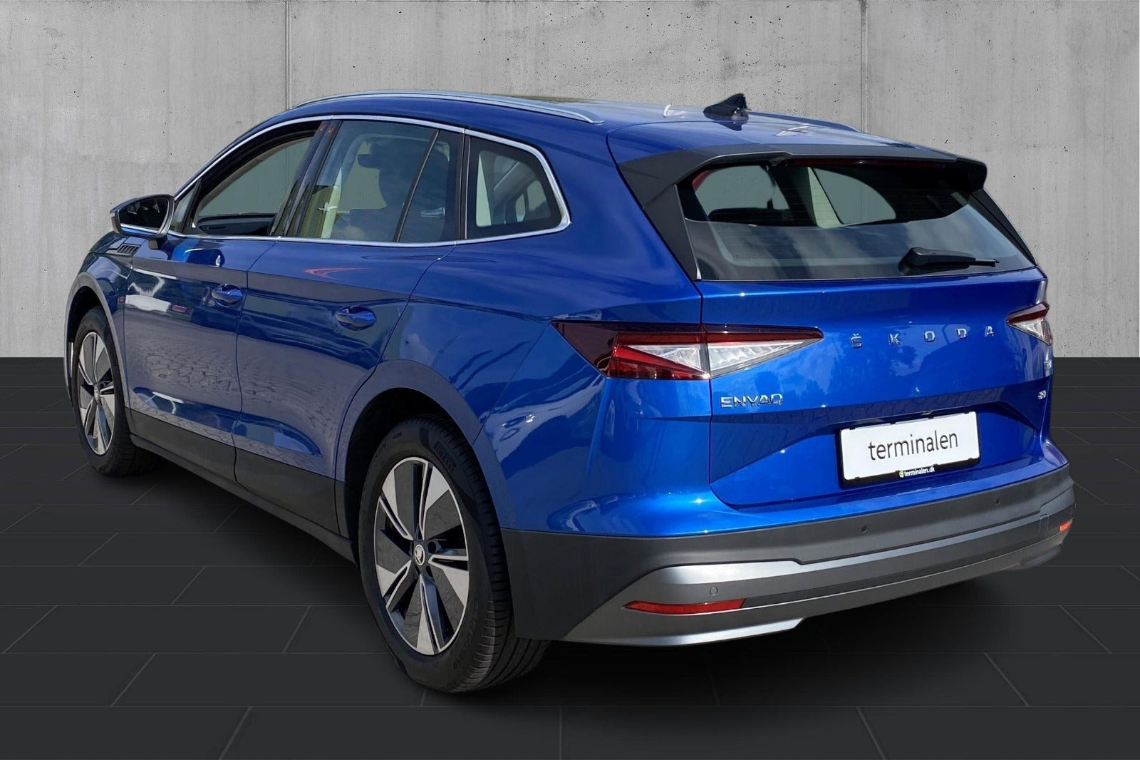 Blå Skoda Enyaq fra 2023
