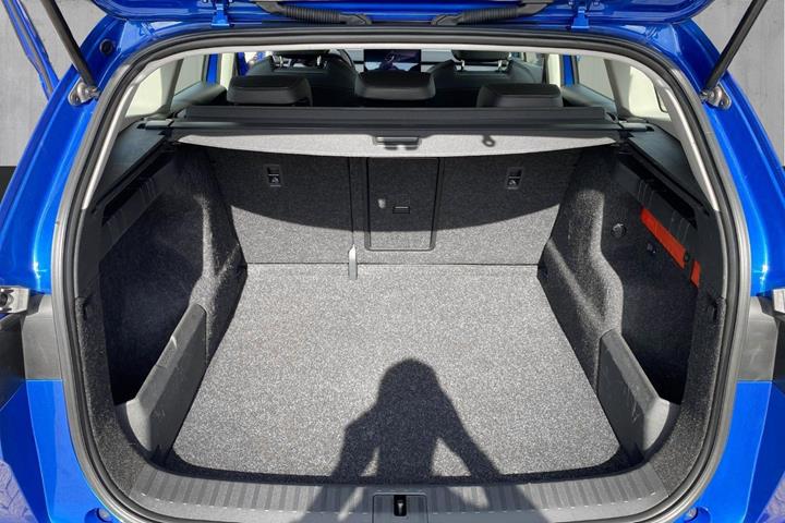 Blå Skoda Enyaq fra 2023