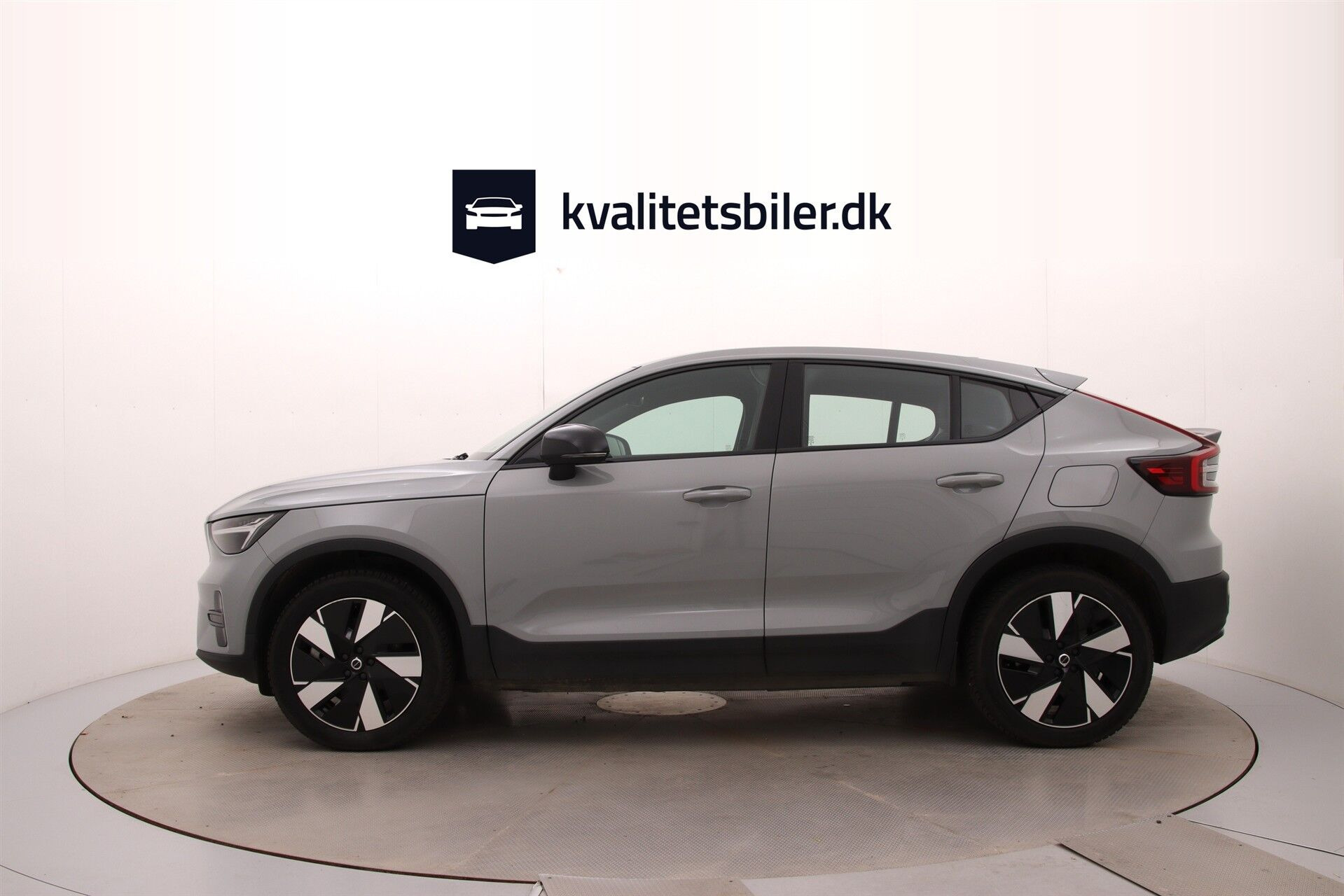Grå Volvo C40 fra 2023