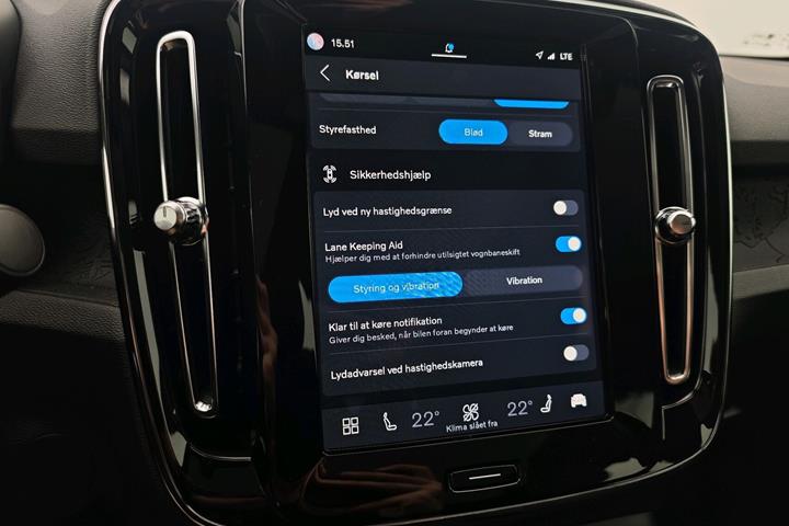 Grå Volvo C40 fra 2023