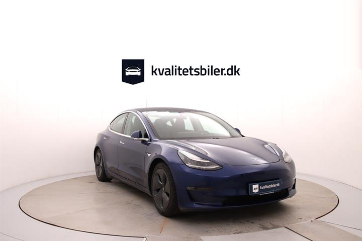 Blå Tesla Model 3 fra 2019