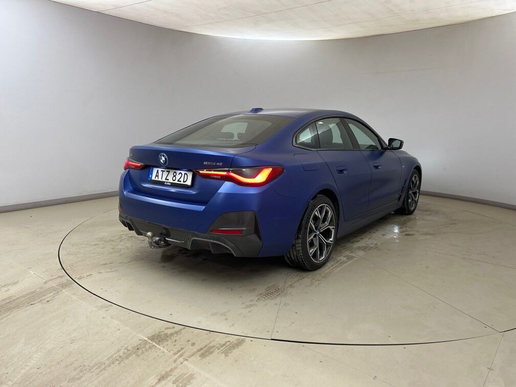 Blå BMW i4 fra 2023