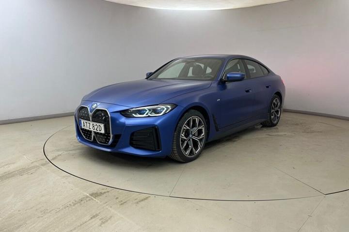 Blå BMW i4 fra 2023