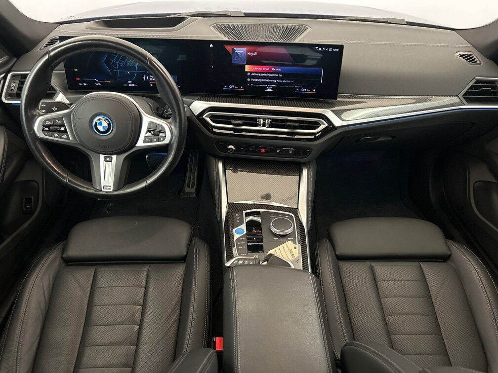 Blå BMW i4 fra 2023