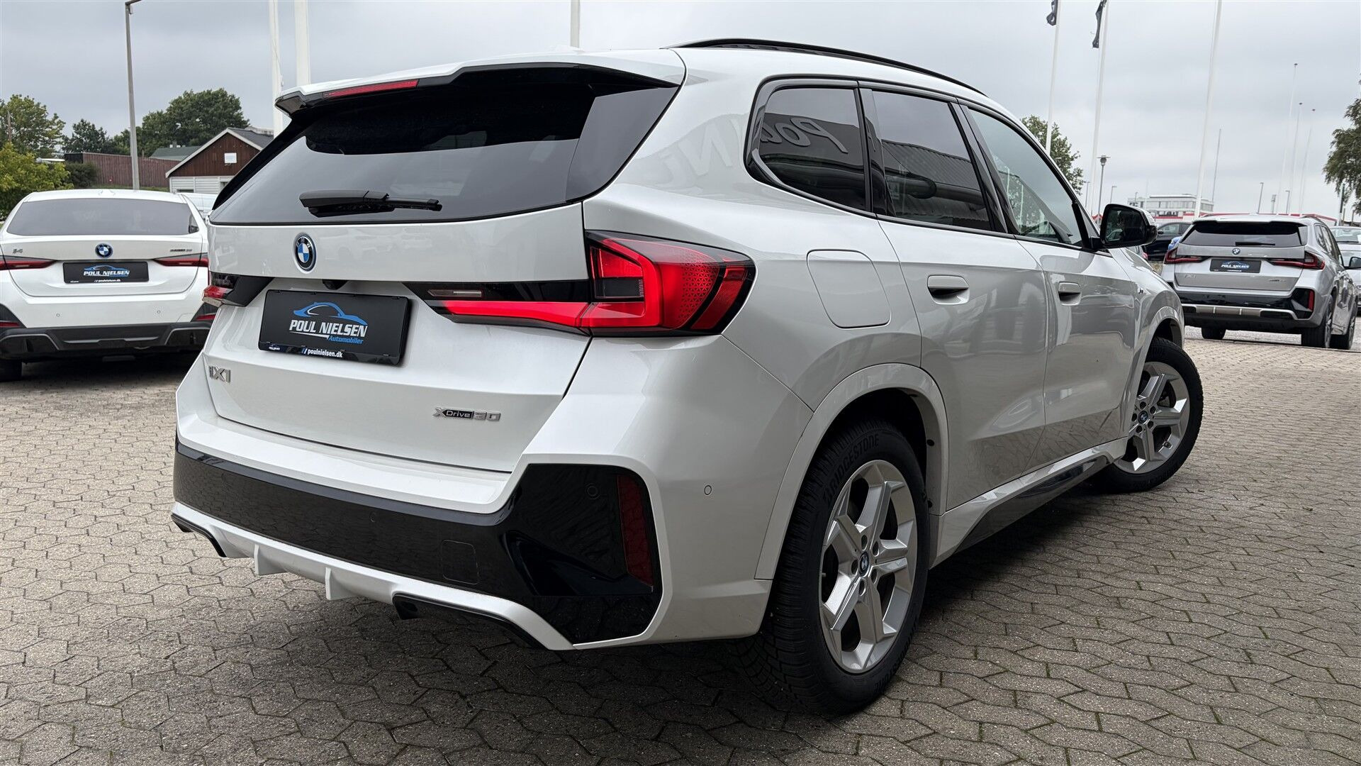 Hvid BMW iX1 fra 2024