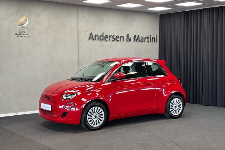 Rød Fiat 500e fra 2024