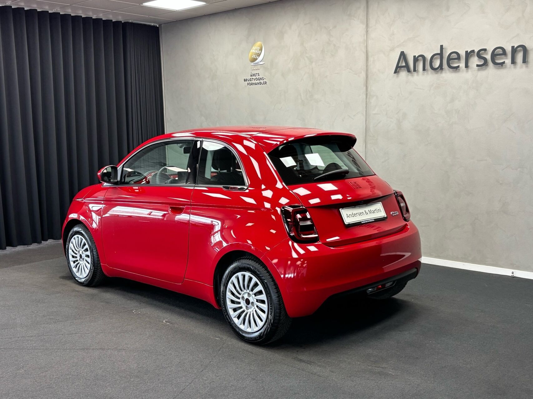 Rød Fiat 500e fra 2024