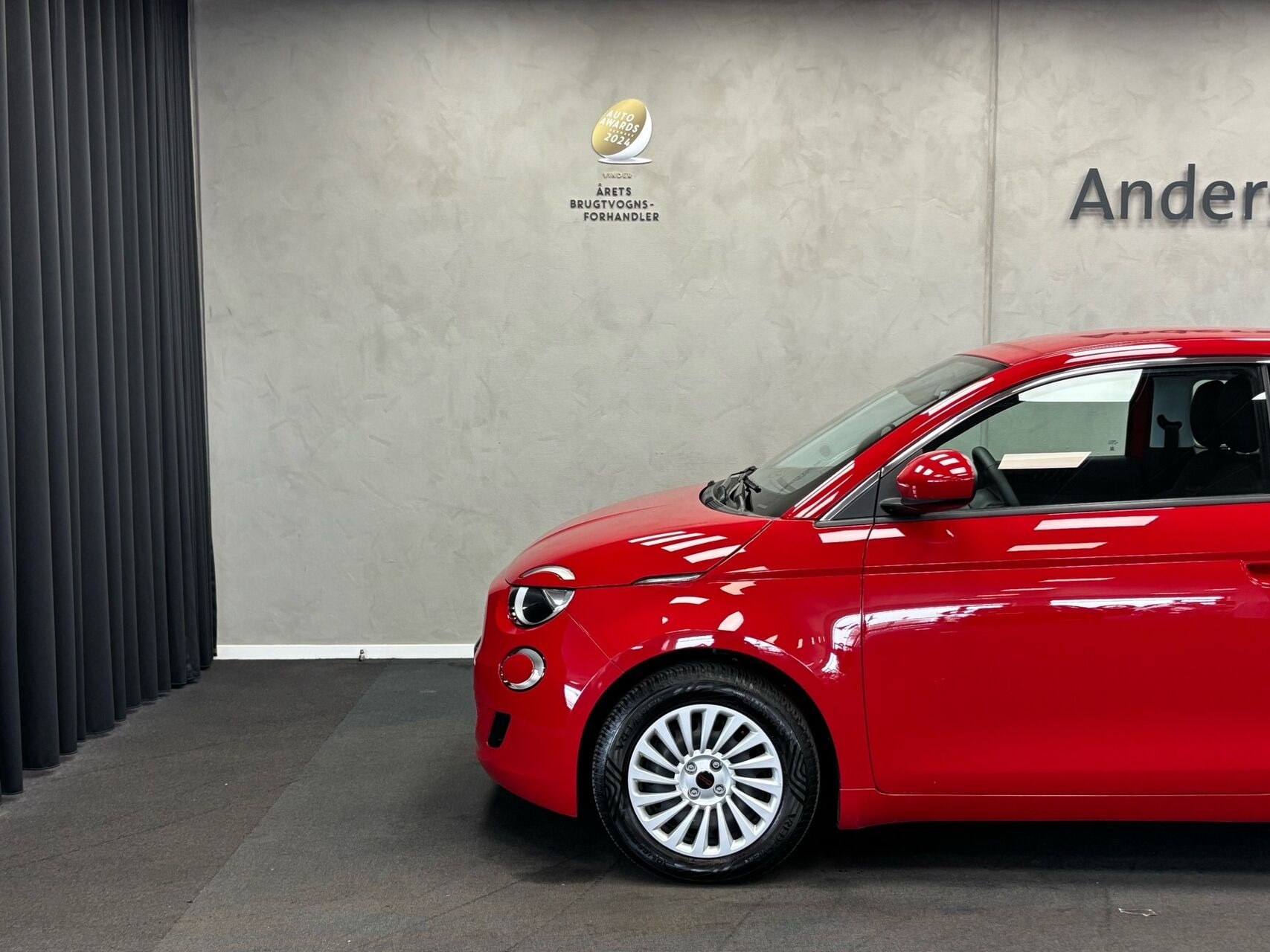 Rød Fiat 500e fra 2024