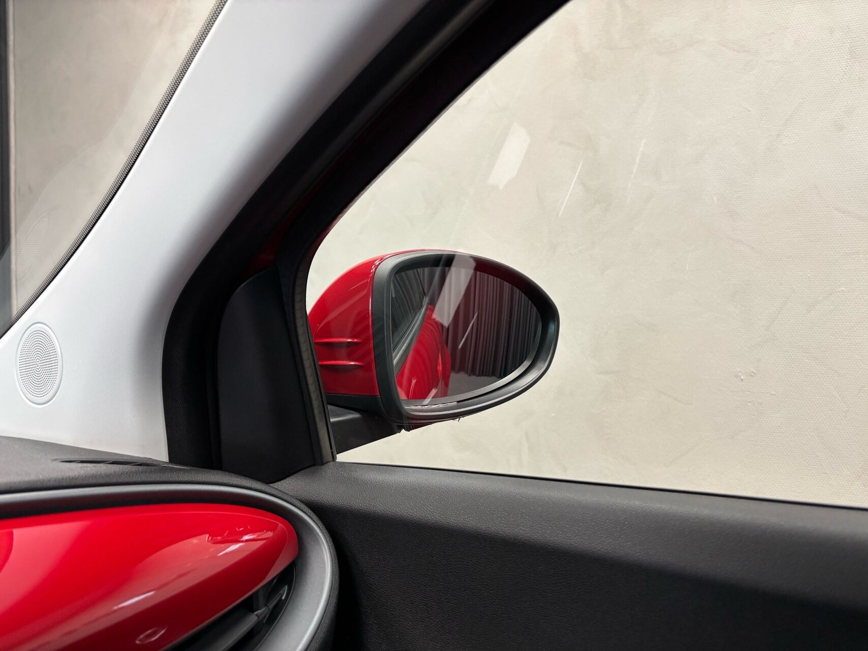 Rød Fiat 500e fra 2024