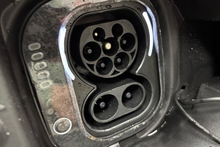Rød Fiat 500e fra 2024