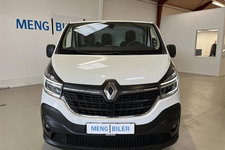 Hvid Renault Trafic fra 2021