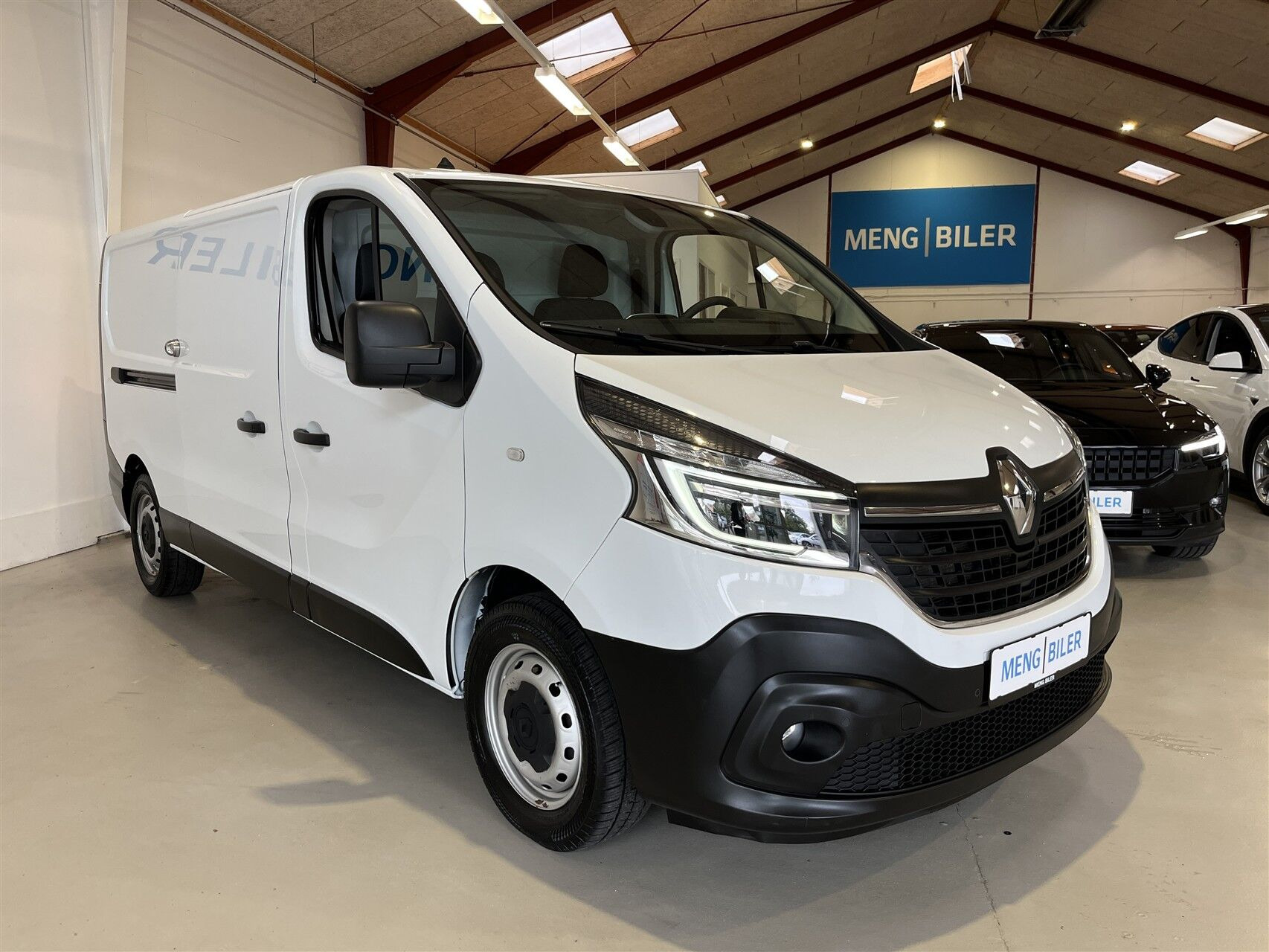 Hvid Renault Trafic fra 2021