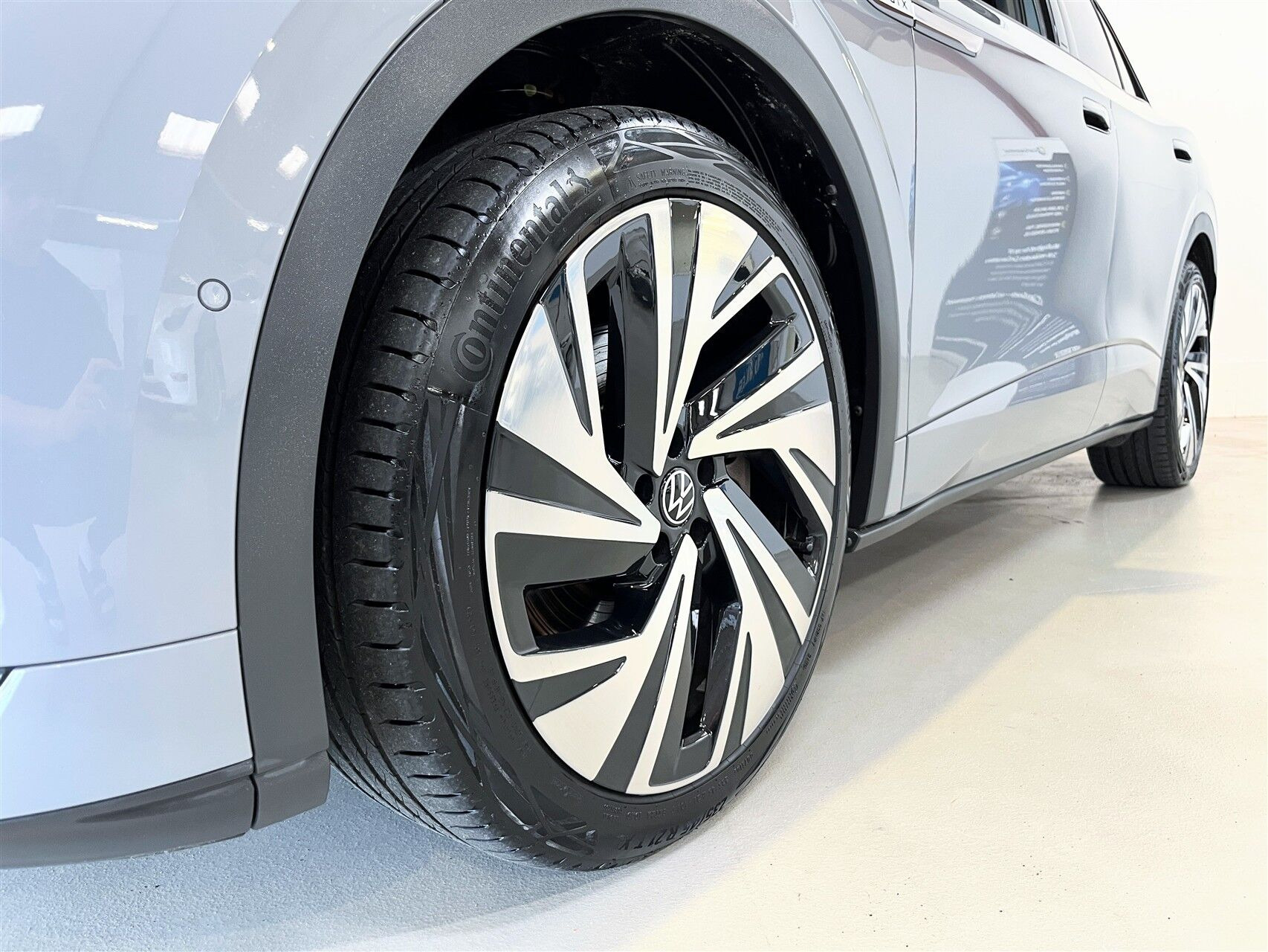 Grå VW ID.4 fra 2022