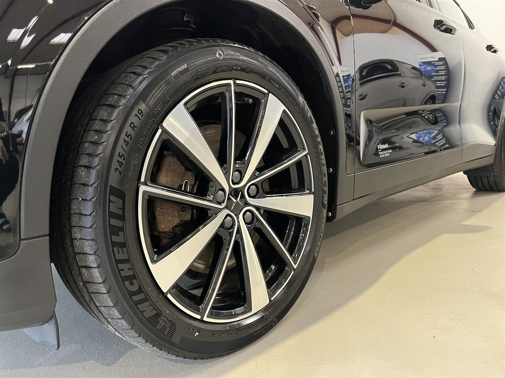 Sort Polestar 2 fra 2022