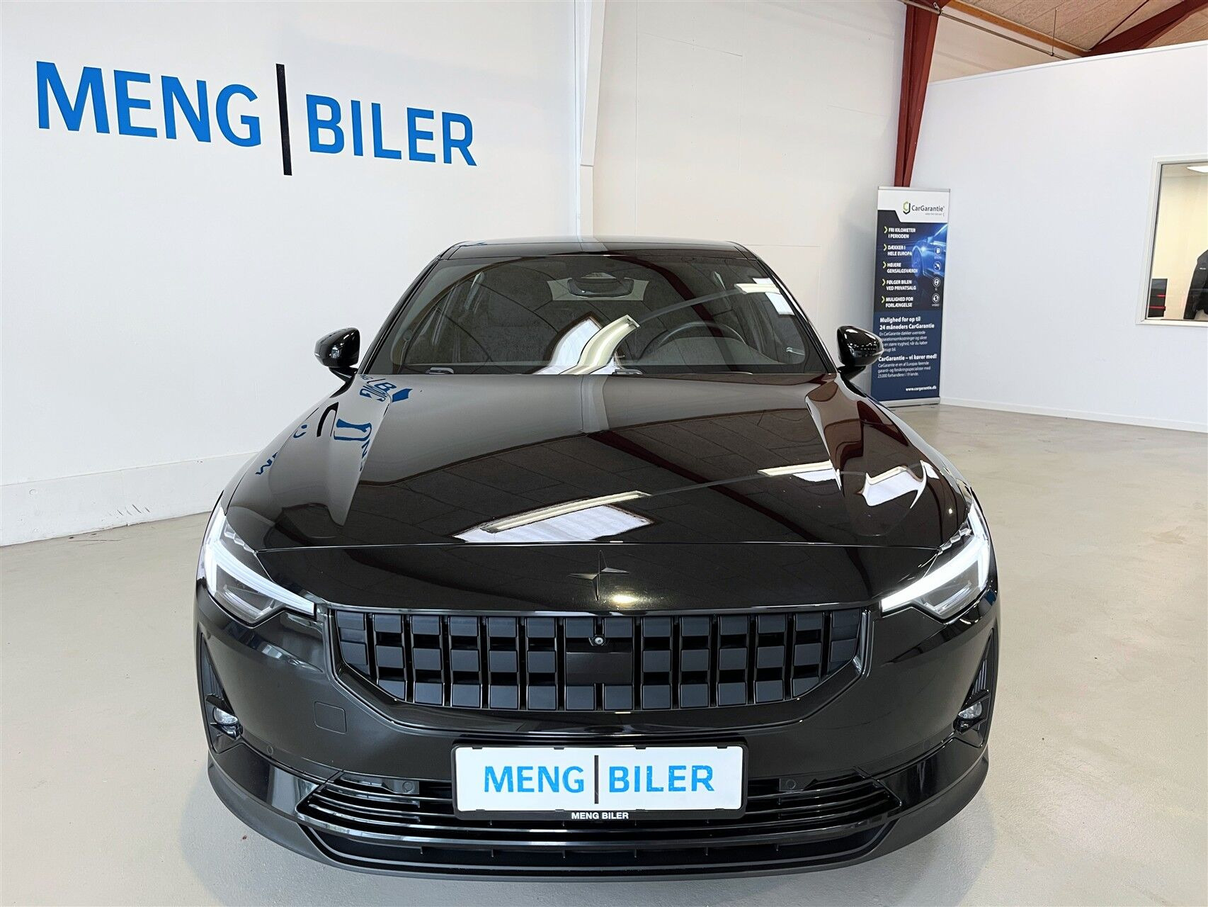 Sort Polestar 2 fra 2023